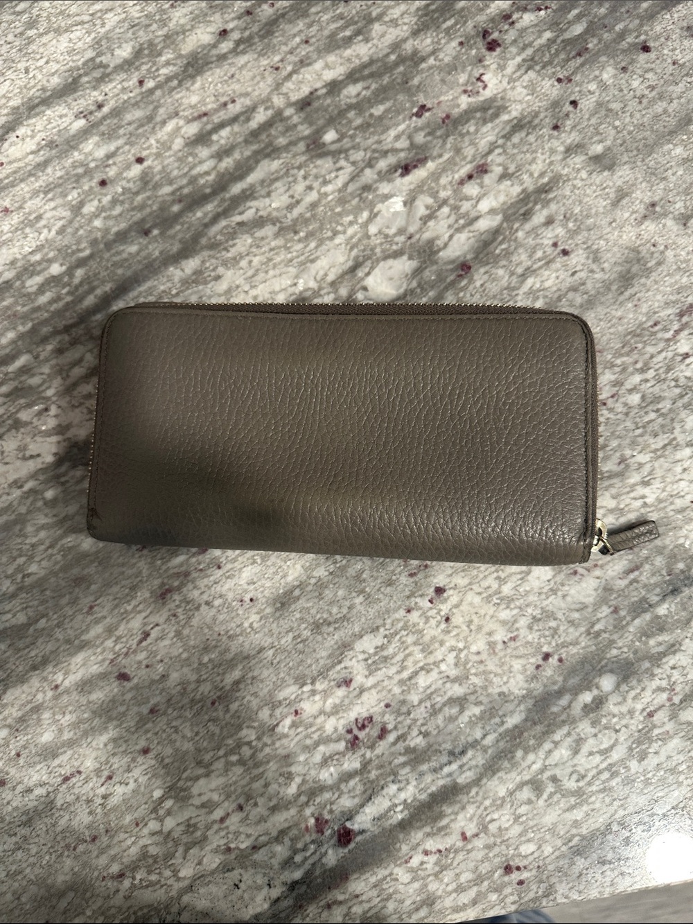 Gucci Gray  Pebbled Leather Wallet with Gold Logo with COA - Picture 5 of 13